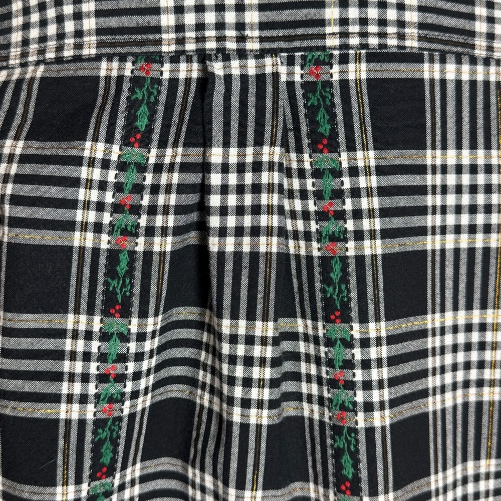 Basic Editions Holiday Plaid Button Down Shirt Em… - image 7